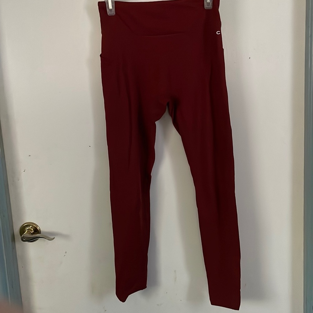 Curves n Combatboots red leggings